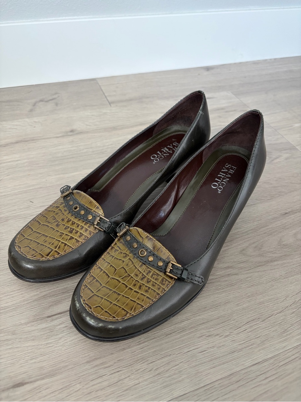 Franco Sarto Leather Olive Croc Embossed Kitten Heel Loafer Pumps 10M